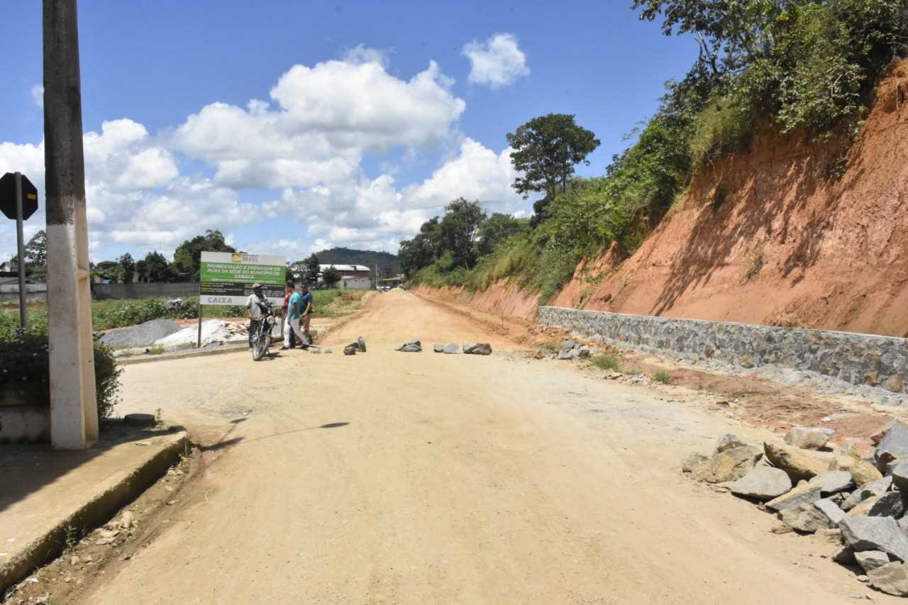 Camacã: Começou o Calçamento da rua “B” próximo a Kito Pneus 
